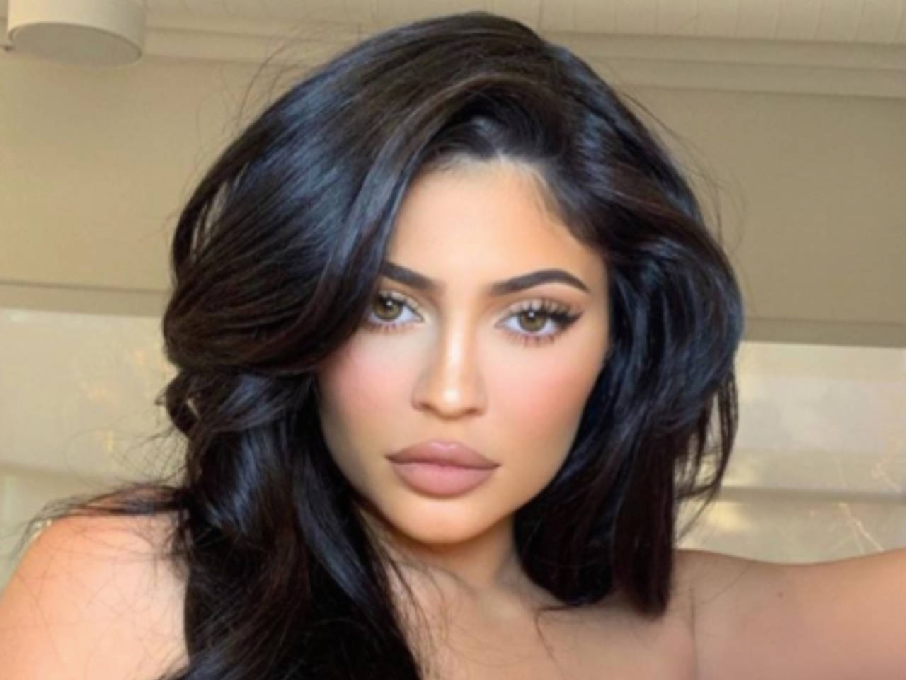 Omg! Kylie Jenner Has A Three And A Half Hour Make-Up Routine - Times Of  India