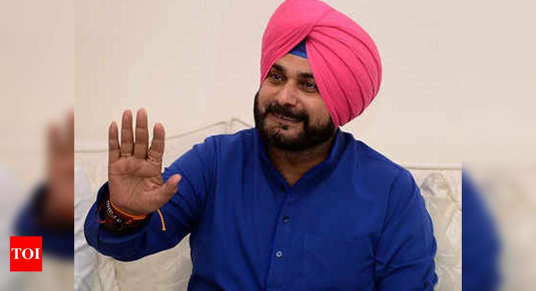 Navjot Singh Sidhu at it again, targets Punjab govt