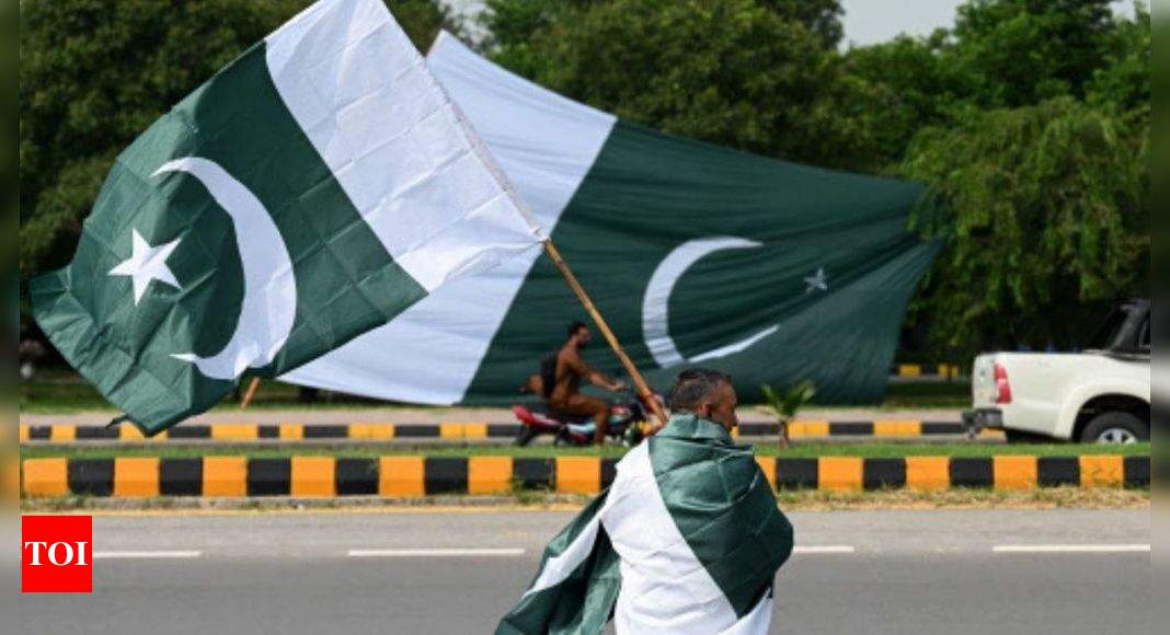 In Pakistan, attack on store selling national flags kills 1 - Times of ...