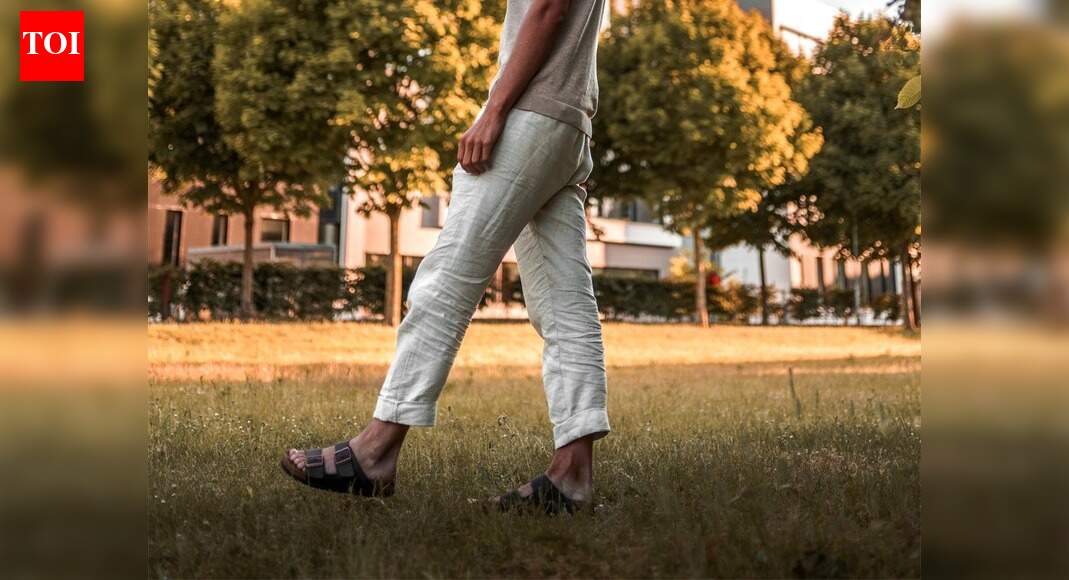 Linen trousers for men: Smart trousers that will keep heat & humidity ...