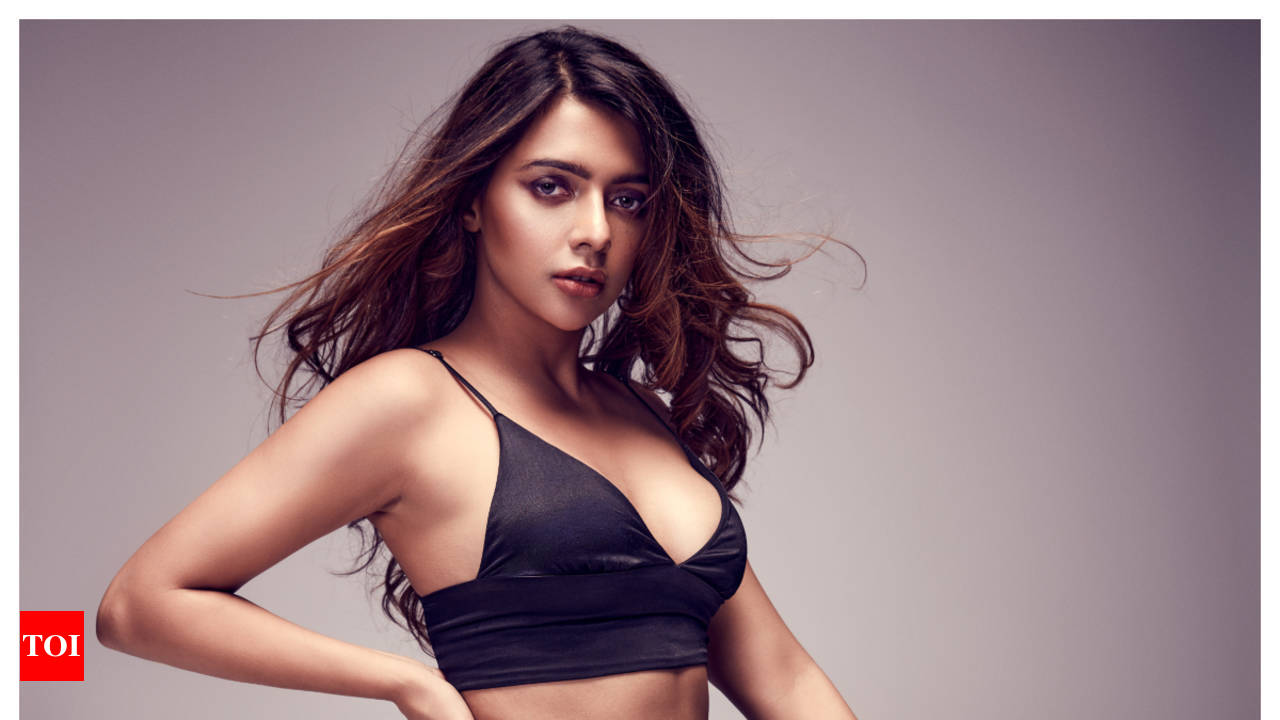 Ruhi Singh: I was getting typecast for coming from a fashion and modeling  background | Hindi Movie News - Times of India