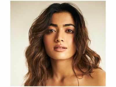 Rashmika Mandanna garners 20 million followers on Insta, shares a sultry pic to mark the feat