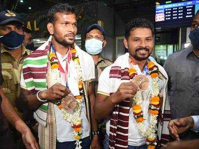 Rousing welcome for Odisha's Olympian hockey players