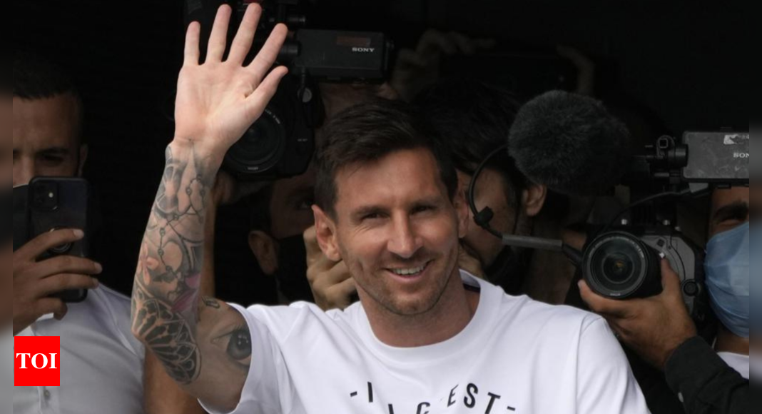 Lionel Messi signs two-year contract with Paris Saint-Germain