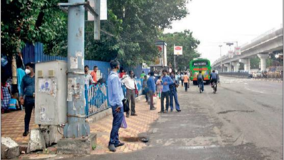 Kolkata: Metro work, rain pain for Majerhat bridge