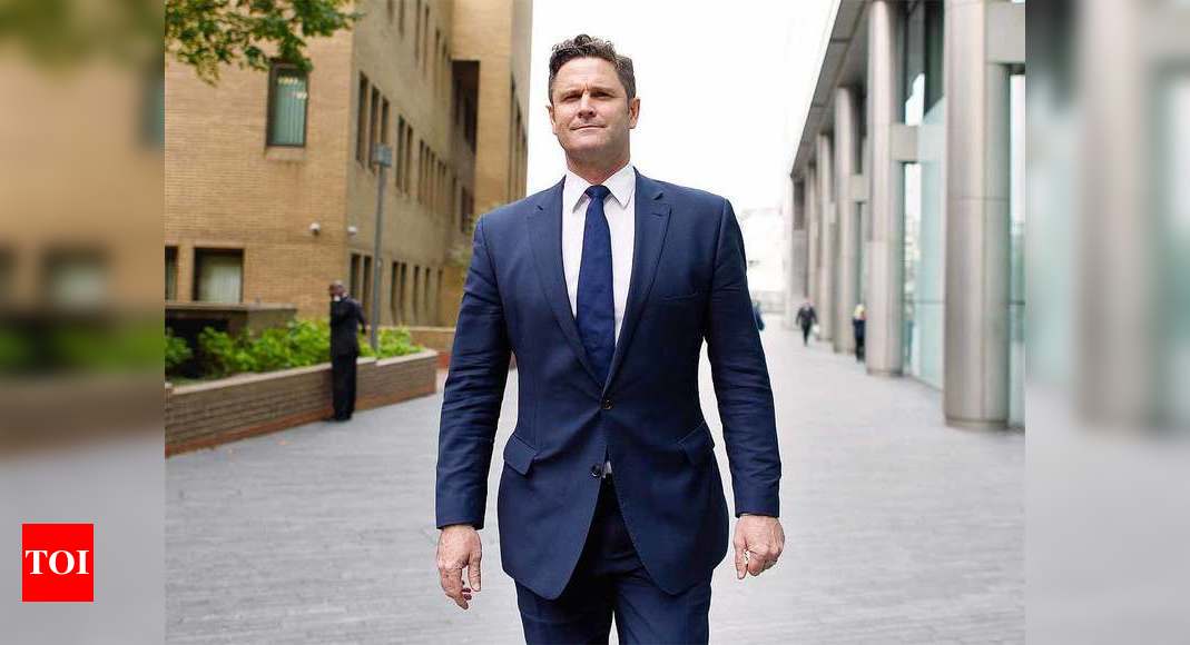 Chris Cairns in intensive care after heart surgery