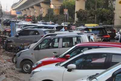 Roads flooded with vehicles; families having only 1 flat shouldn't be allowed to own 4-5 cars: HC