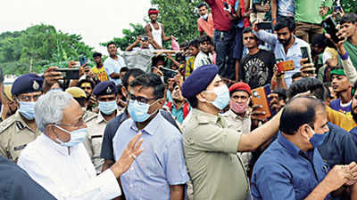CM Nitish Kumar visits flood-hit Bhojpur and Saran