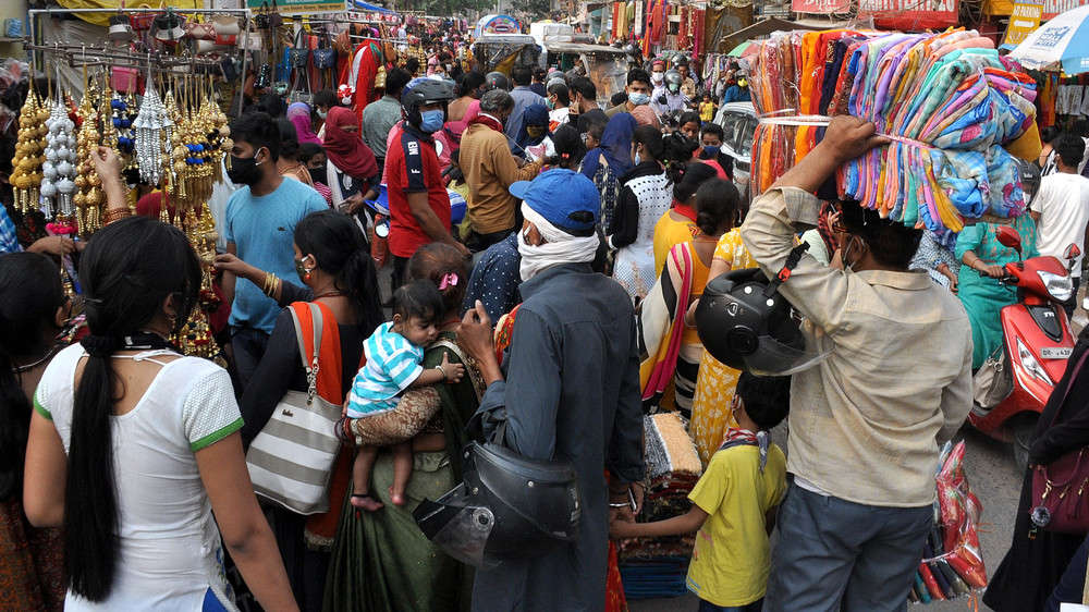 crowd at Khetan Market Road in Patna