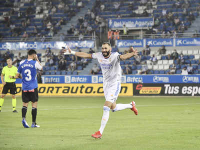 Karim Benzema double helps Real Madrid to winning start at Alaves