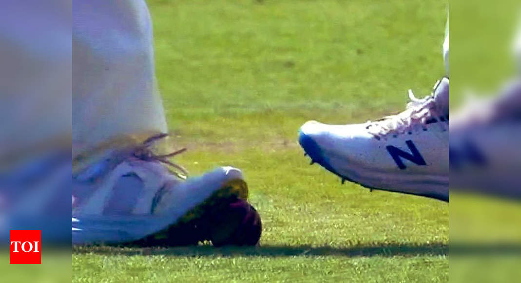 2nd Test: English player seen with spikes on the ball