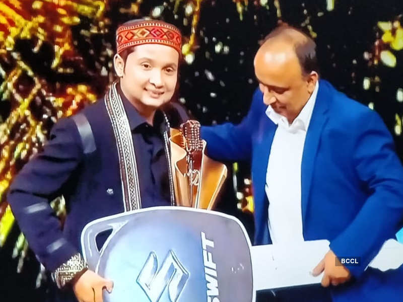 Indian Idol 12 winner: Uttarakhand&#39;s Pawandeep Rajan lifts the trophy; wins a car and Rs 25 lakh cash prize - Times of India