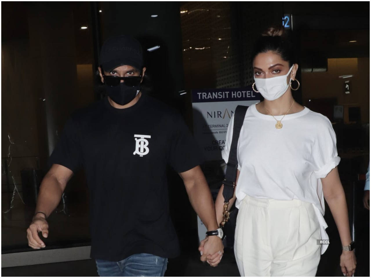 Deepika Padukone Birthday Special: Throwback To Her Top 10 Airport