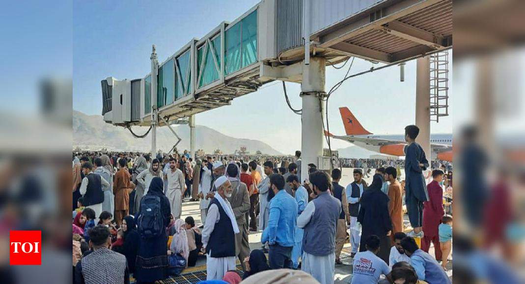 Afghan airspace shut for civilian planes, 7 killed