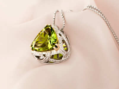 Peridot: The gemstone for August