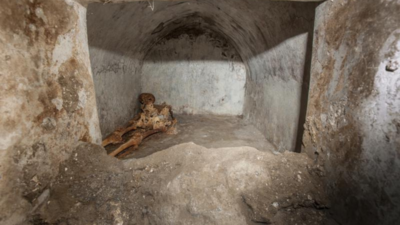Archaeologists find skeleton, evidence of Greek in Pompeii