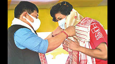 Assam: Ace boxer Lovlina Borgohain returns home, meets sick mother
