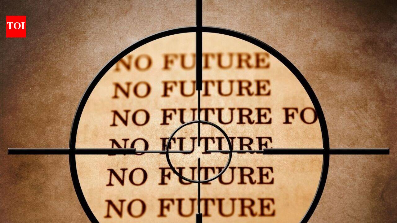 Signs that indicate your guy doesn’t see a future with you