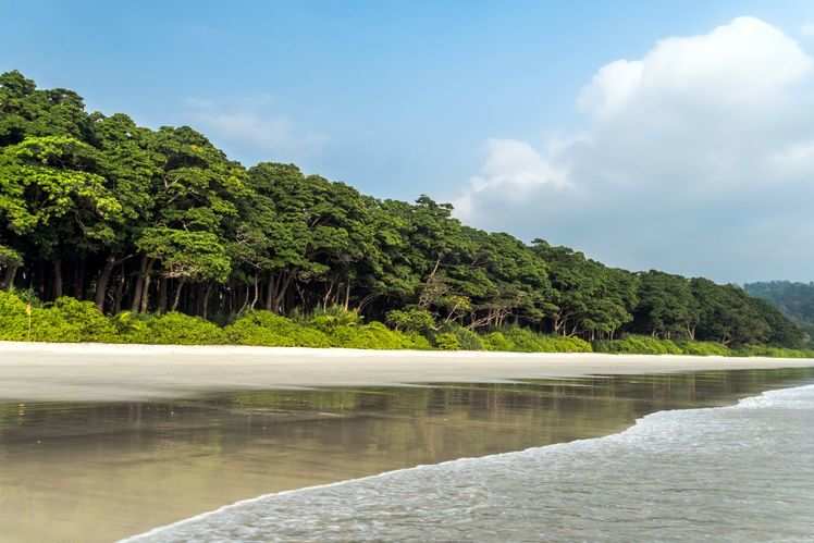 Explore islands in the Andamans