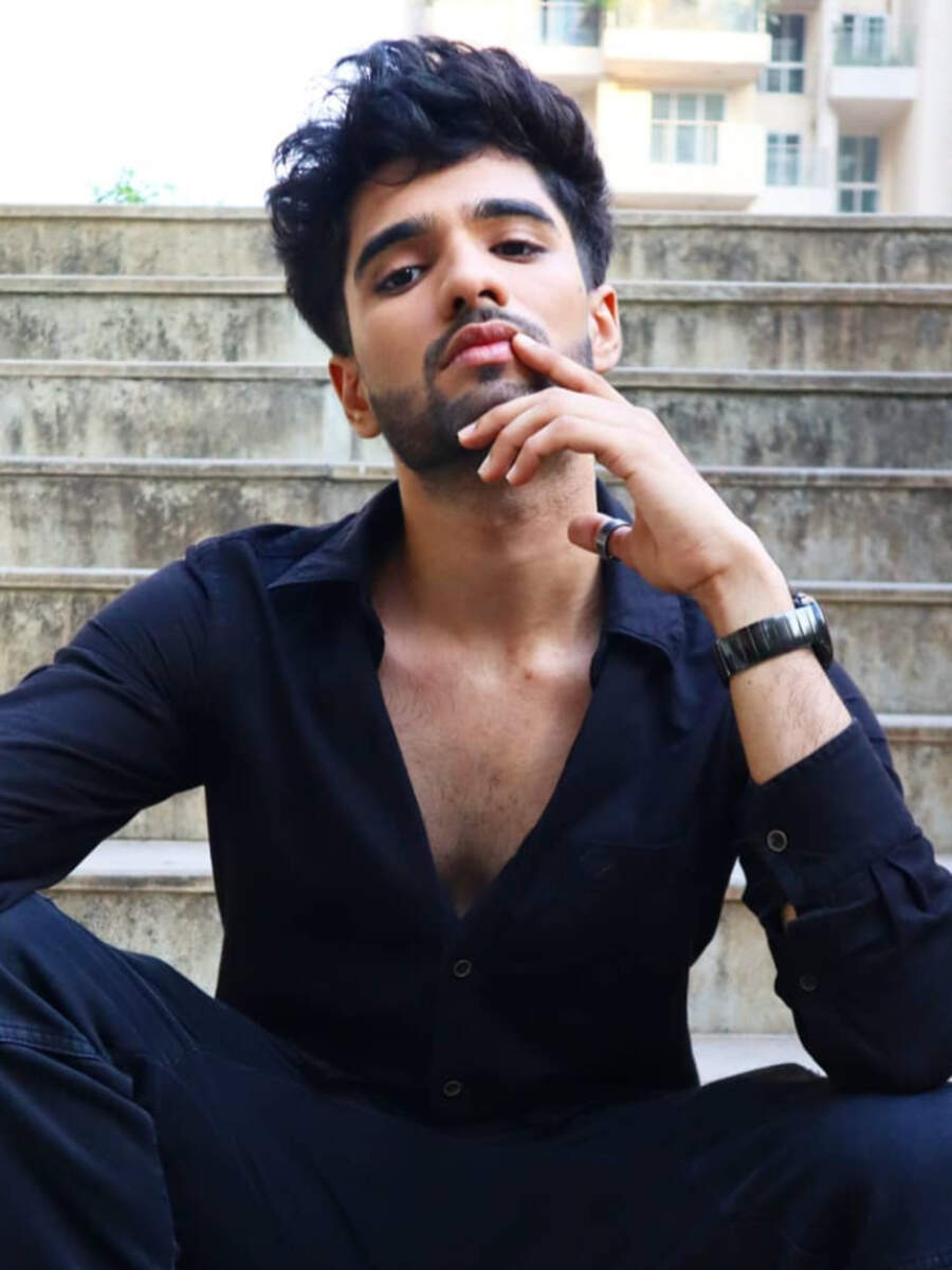 Bigg Boss OTT Contestant Zeeshan Khan Hunky Looks Of Bigg Boss OTT s 