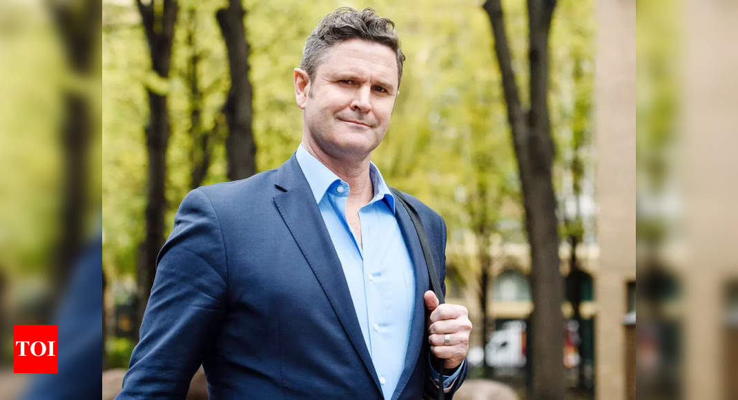 Chris Cairns off life support after heart surgery