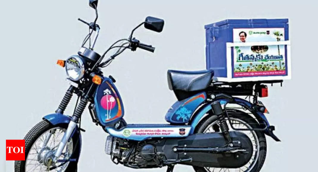 T'gana govt's new scheme, mopeds for over 2L toddy tappers