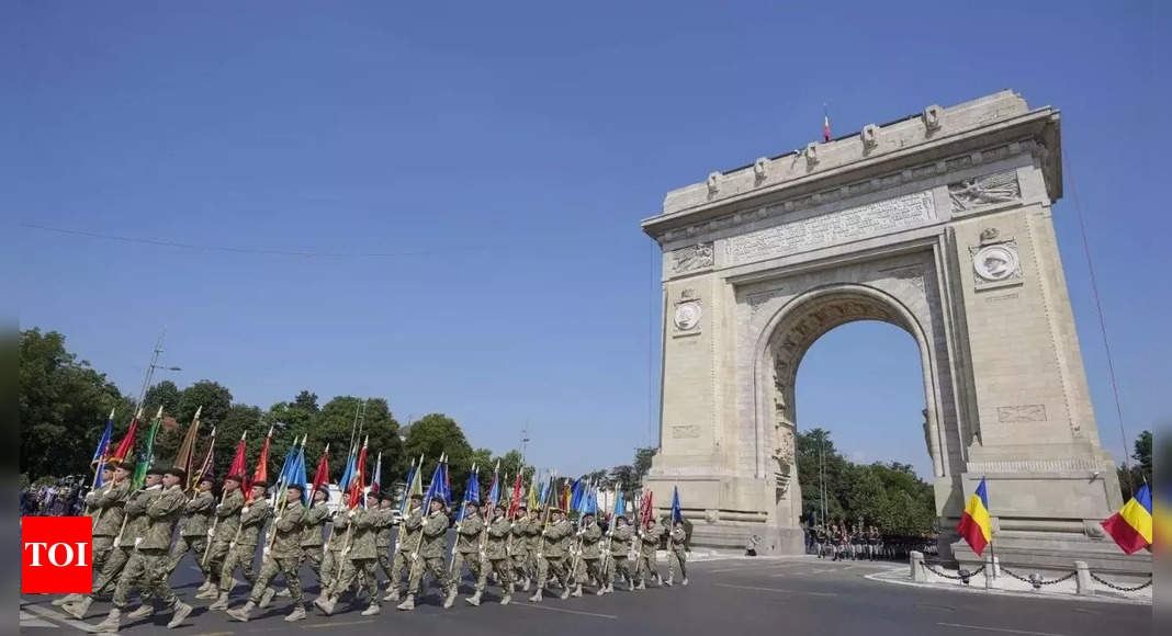 Arc de Triomphe to be wrapped up whole in Paris art installation