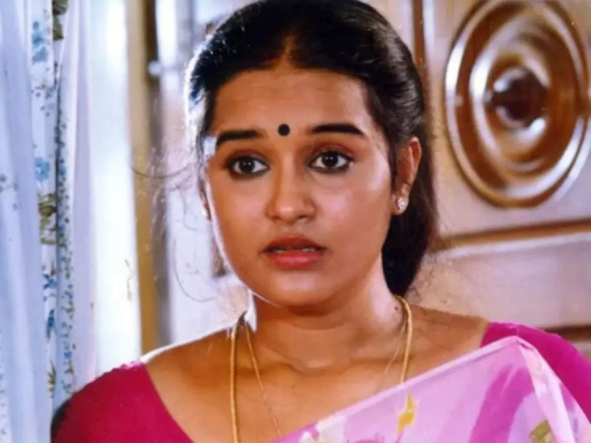 Actress Chitra passes away due to heart attack | Tamil Movie News - Times  of India