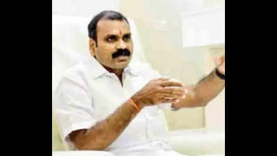 Murugan to give MUVs to four BJP district presidents