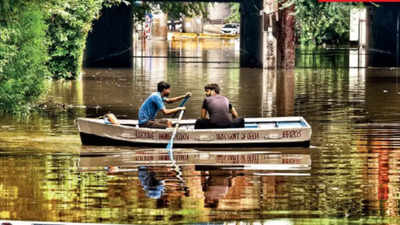 Highest August rain since 2007 sends Delhi reeling under water
