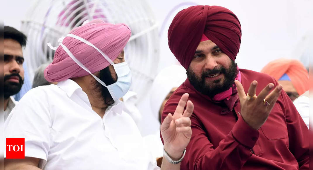 'Stick to giving advice': Amarinder slams Sidhu's advisors