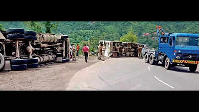 Himachal Pradesh: 20 injured as truck rams bus near Jabli