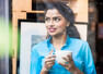 Signs a woman wants to be approached by you