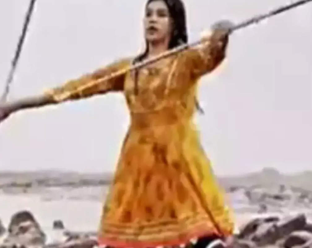 
Khushi Shah leaves the cinephiles awestruck by her swordsmanship act
