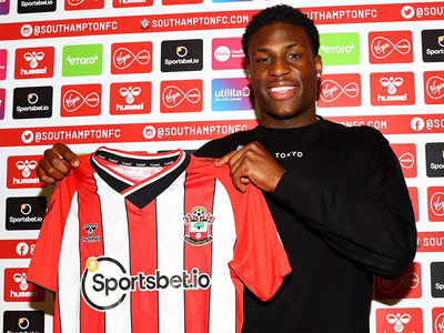 Southampton sign left back Small from Everton