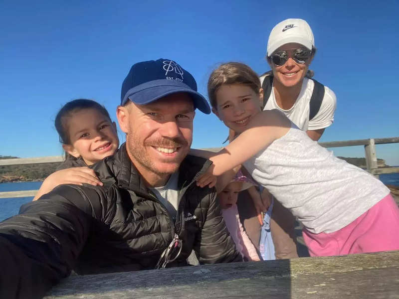 David Warner & his family is still obsessed with #VaathiComing