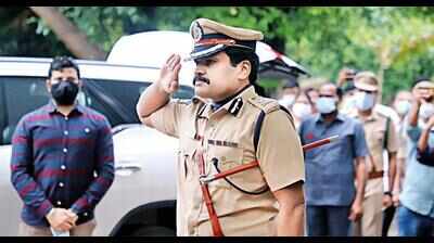 Stephen Ravindra takes over as Cyberabad CP | Hyderabad News - Times of ...