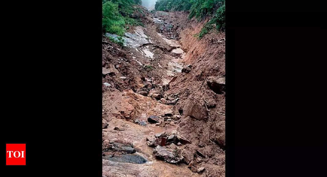 K'taka: Hillock caves in, blocks road to Nandi Hills