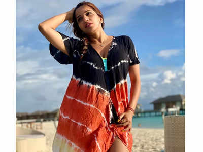 Monalisa looks stunning in THESE sunkissed photos from her beach vacay