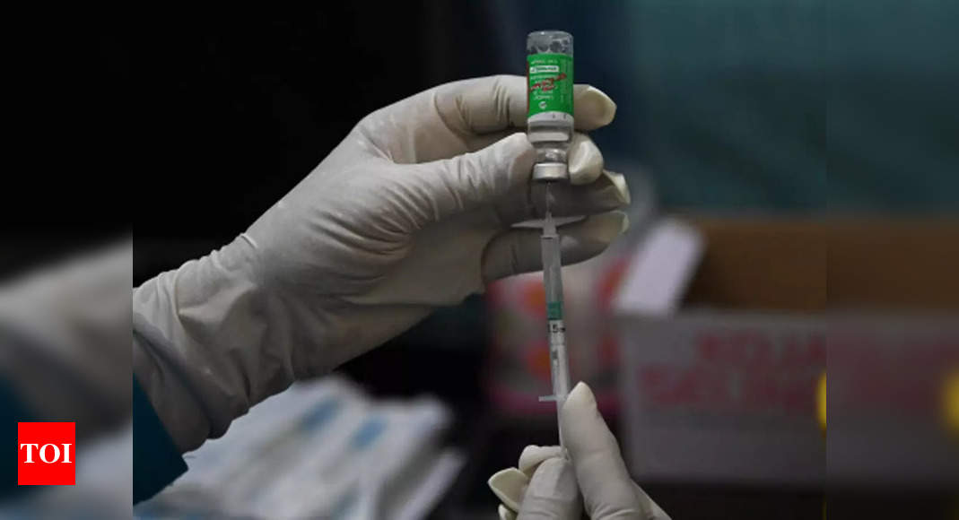 ‘Govt not planning to cut gap between two vaccine doses’ | India News ...