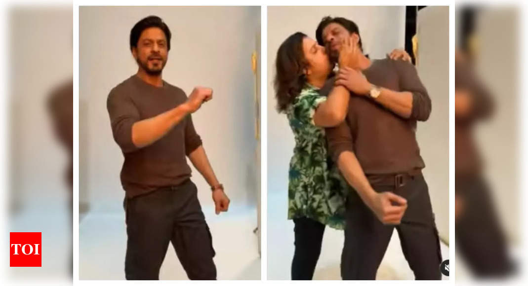 SRK recreates Main Hoon Na with Farah