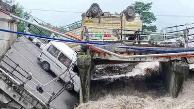 Rain blocks highways, ruins roads in Uttarakhand