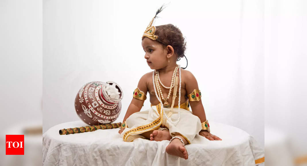 Cute Bal Krishna Bhagwan Ki Images Pic of Bal Gopal g nd radha ji   wwwlovelyheartin