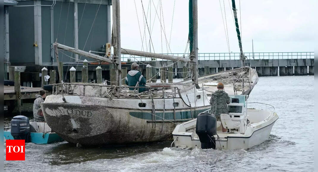 US Gulf coast braces as 'extremely dangerous' Hurricane Ida approaches ...