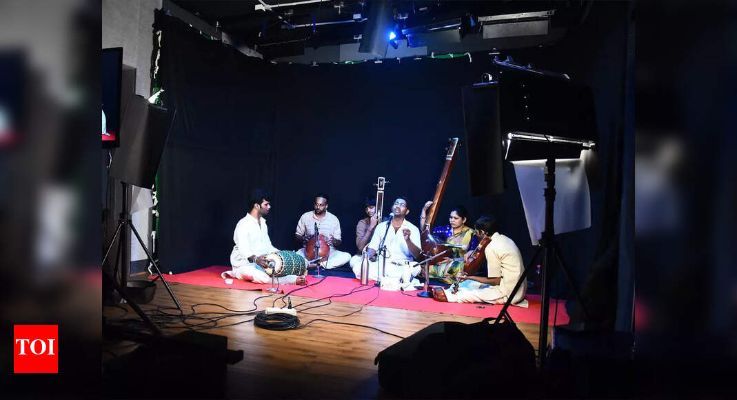 DU organises music festival in memory of fatherson sitar duo Pt. Debu