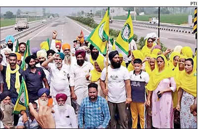 Punjab roads choke with farmers protest