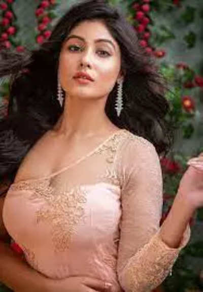 ​Find out where Madhurima is planning to go this Puja