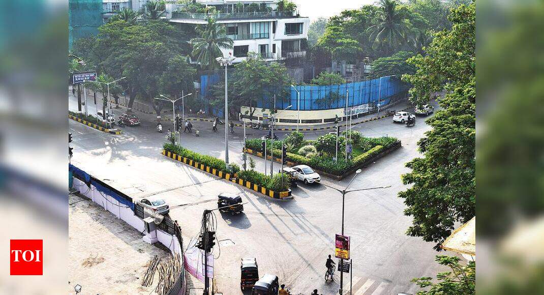 Mumbai Busy Juhu junction to get pedestrian island Mumbai News Times of India