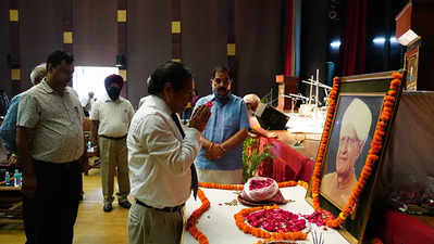 Homage paid to Dr Pandit Mohan Lal