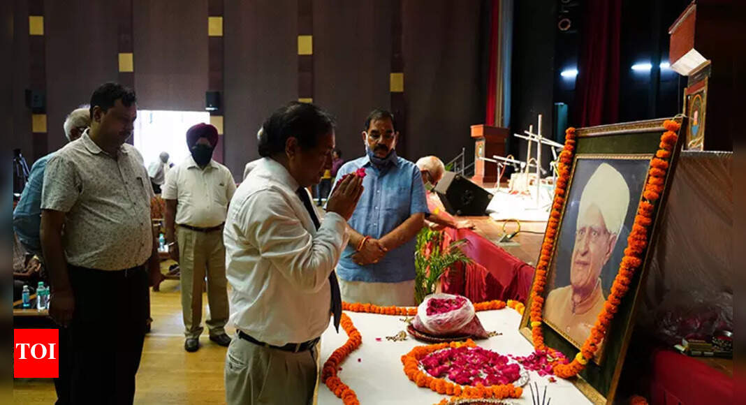 Homage paid to Dr Pandit Mohan Lal | Events Movie News - Times of India